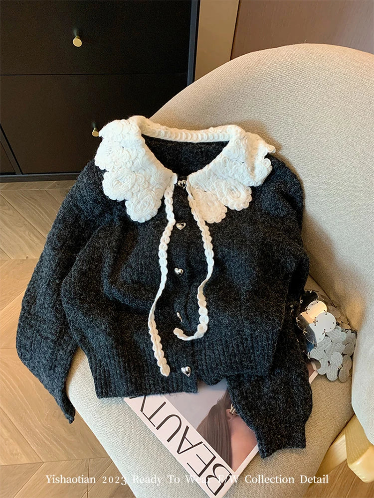 Cardigan Col Claudine Luxe Femme – Slim Chic, Dentelle Lace Up, Automne/Hiver 2023, Nouvelle-Zélande, Essai Virtuel Strylez