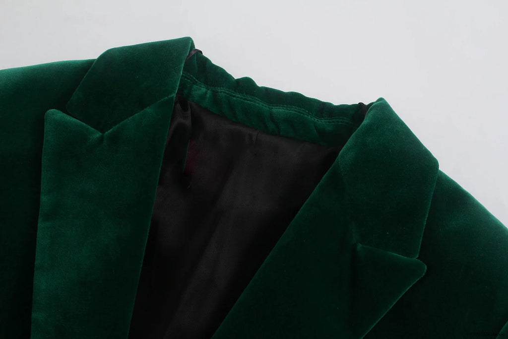 Elegant Green Velvet Blazer – Vintage Style Women’s Blazer | Virtual Try-On with Strylez App (New Zealand)
