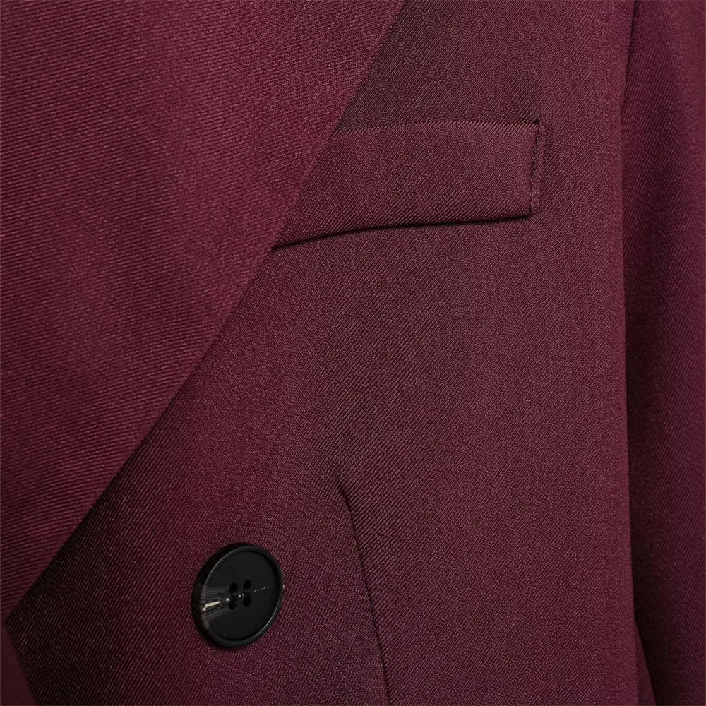 UNIZERA’s red suit set—see how it fits you with our fun virtual try-on app!