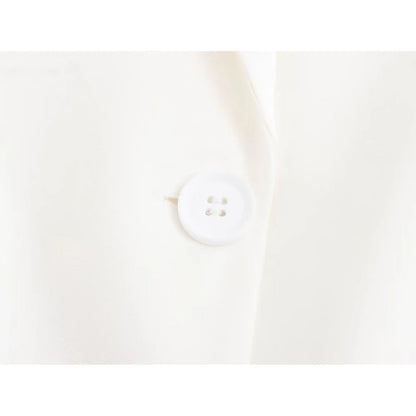 Try on Aoaiiys White Blazers for Women virtually! Elegant, single-button autumn-winter jackets with pockets—your new go-to fashion essential.