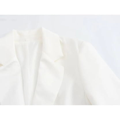Try on Aoaiiys White Blazers for Women virtually! Elegant, single-button autumn-winter jackets with pockets—your new go-to fashion essential.